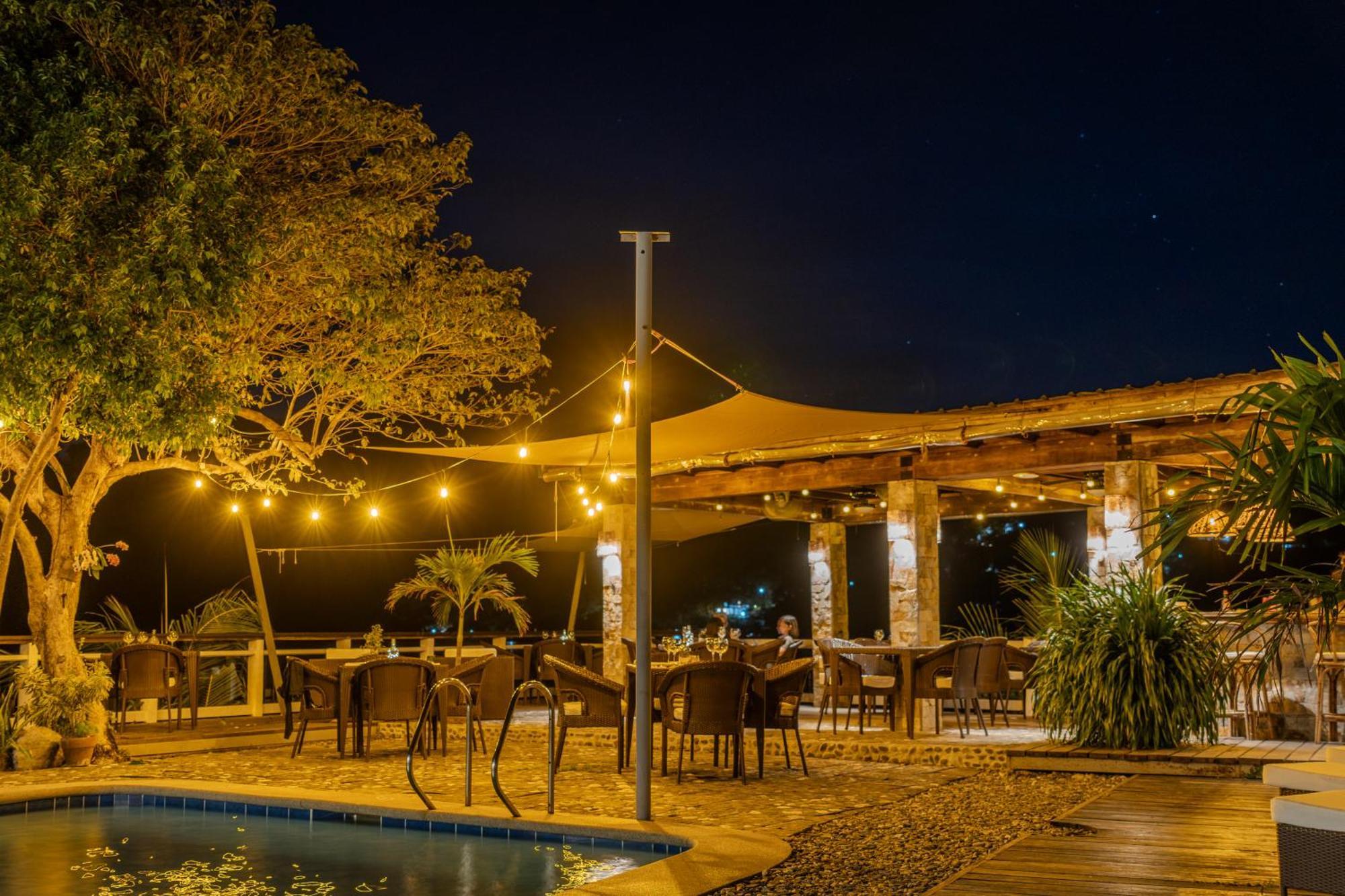 Edgewater Dive & Spa Resort Puerto Galera Exterior photo