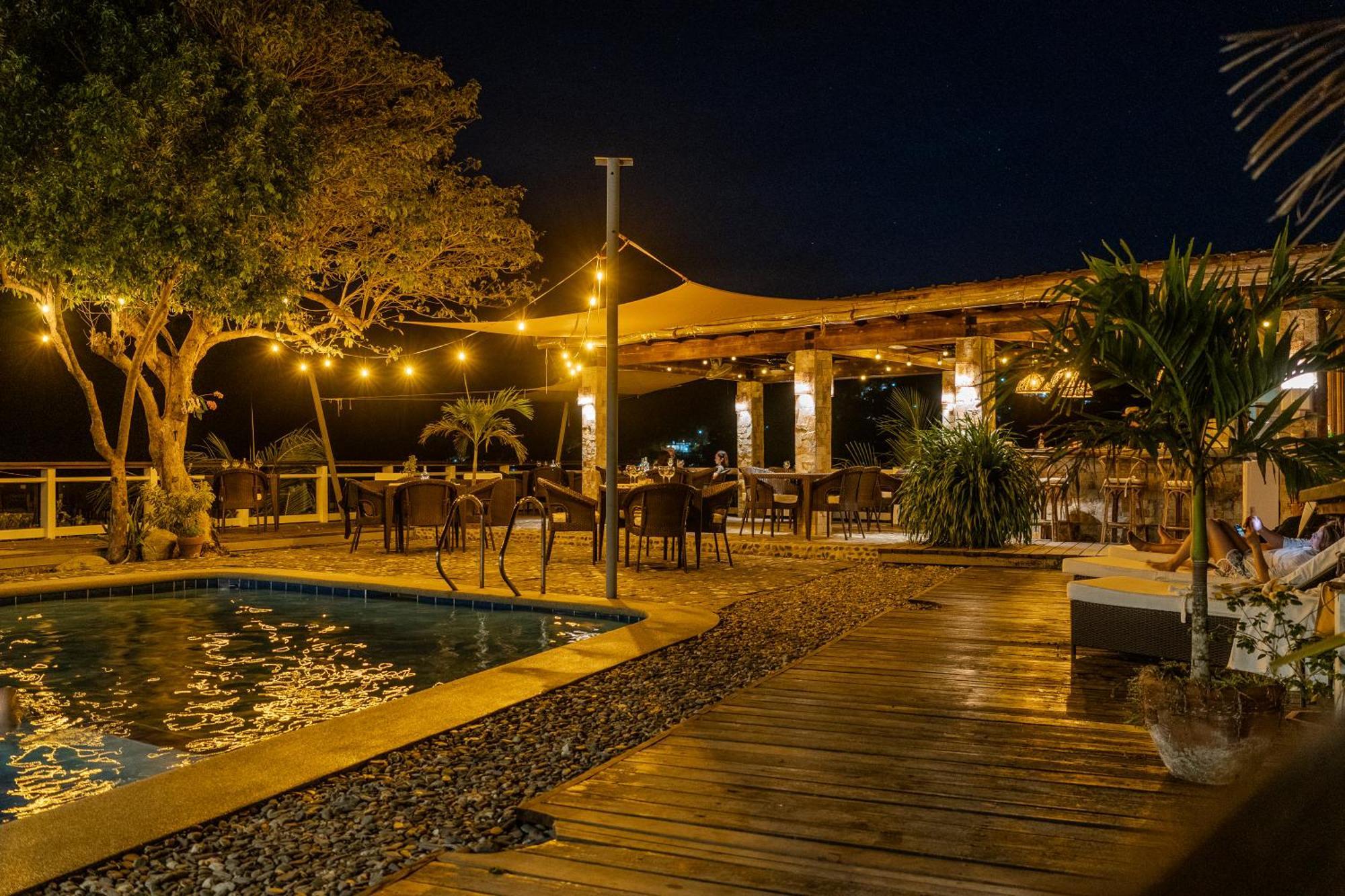 Edgewater Dive & Spa Resort Puerto Galera Exterior photo