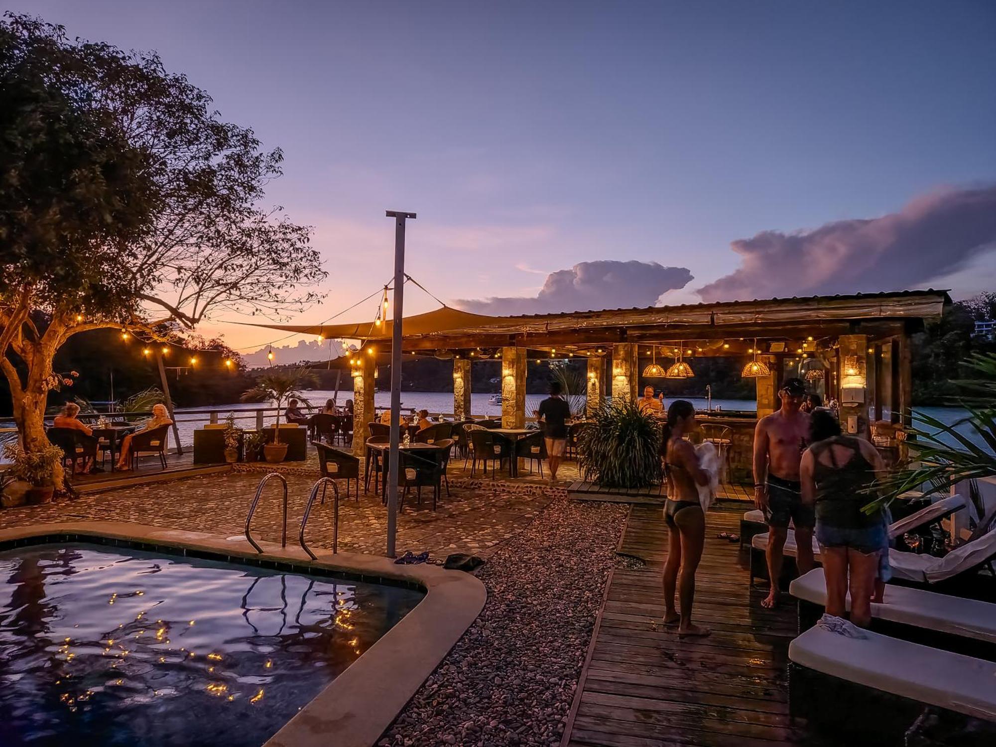 Edgewater Dive & Spa Resort Puerto Galera Exterior photo